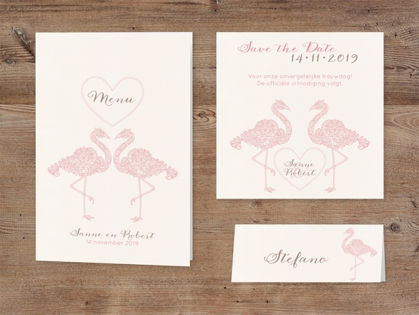 Trouwkaart Save the date passend bij Romantische trouwkaart met sierlijke flamingo's en uitgesneden hart